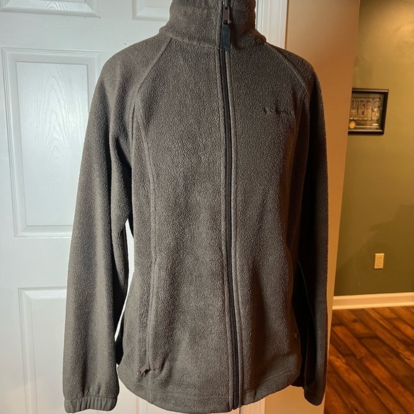 Columbia Sportswear Company Tops - Columbia Womens Size Médium Dark Brown Fleece Full Zip With Pockets Outdoors